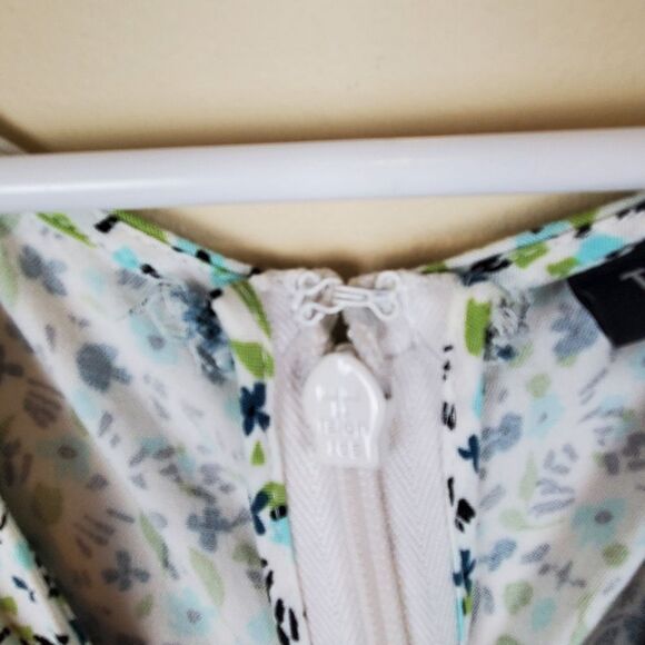 Torrid Ditst Floral Cloud Dancer Midi Challis Surplice Dress Size 22 - Picture 6 of 13